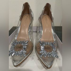 BCBGeneration Hillax pointy toe pump with a dazzling crystals ornament SZ **7.5